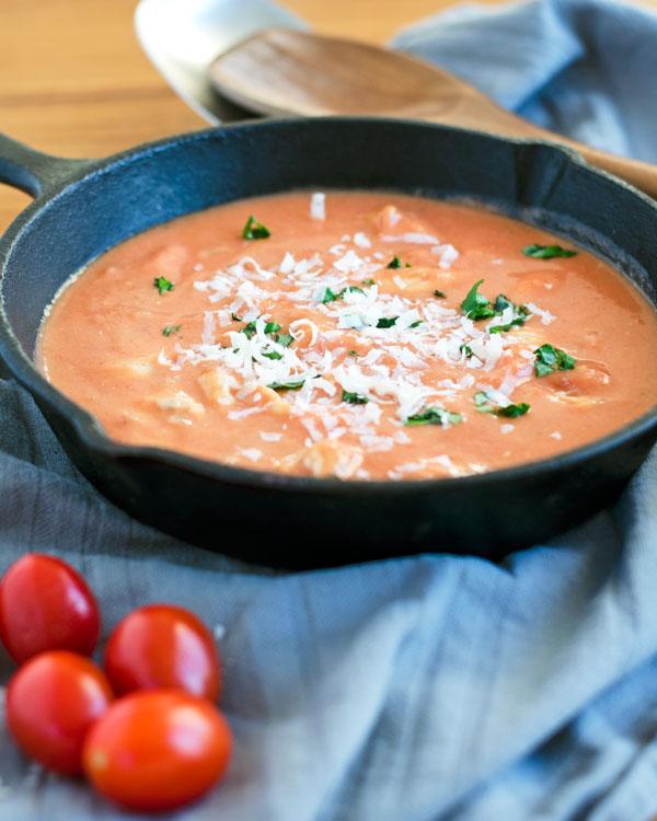 Rezeptbild: Sauce alla Vodka mit Hähnchen