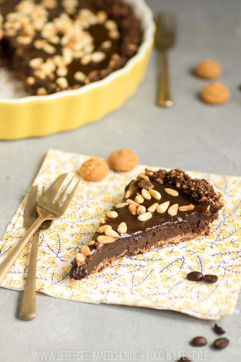 Rezeptbild: Schokotarte ohne Backen mit Orangen-Whiskey-Guss