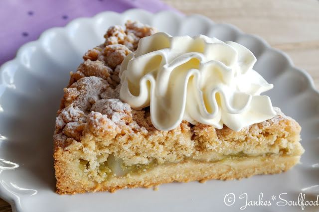 Rezeptbild: Krümeltorte mit Rhabarber