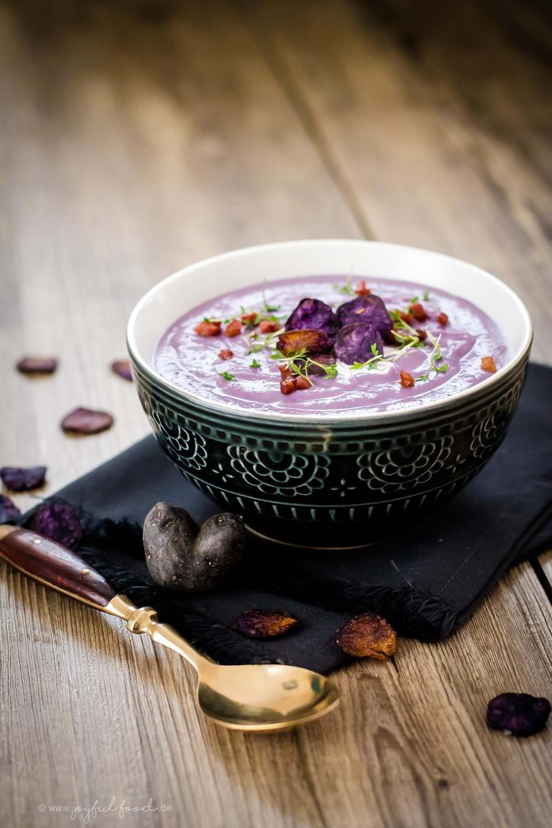 Rezeptbild: Kartoffelsuppe von lila Trüffelkartoffeln