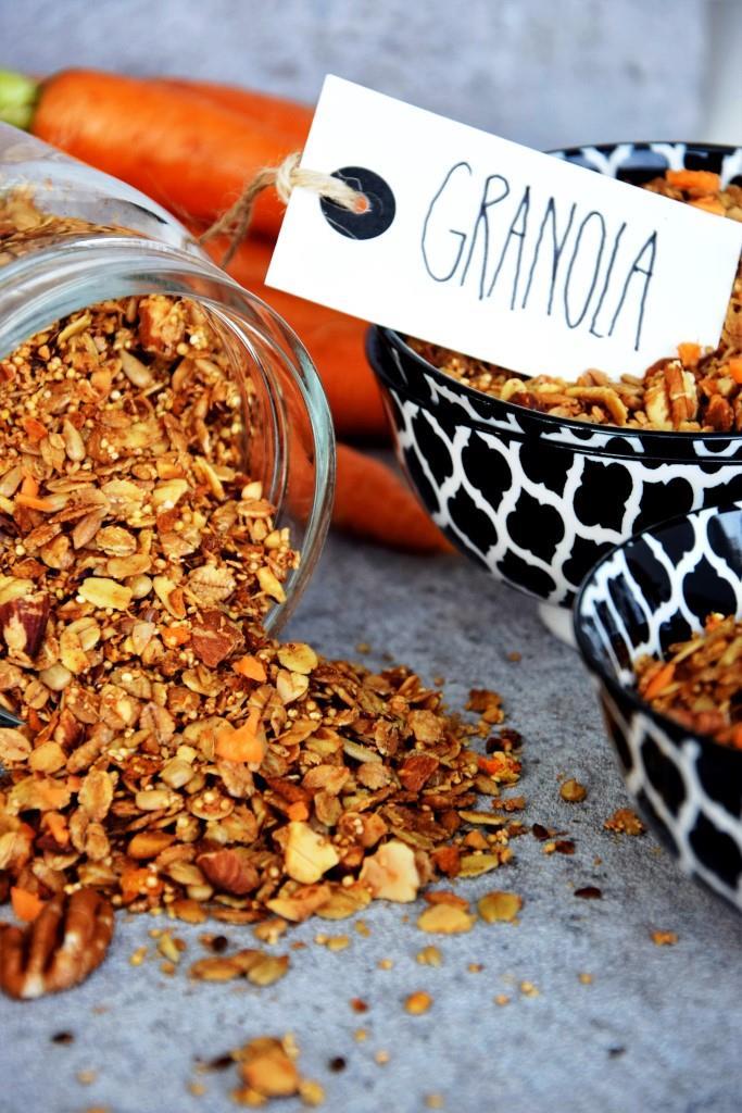 Rezeptbild: Carrot-Cake-Granola. Da hüpft der Osterhase - und das Frühstücksherz!