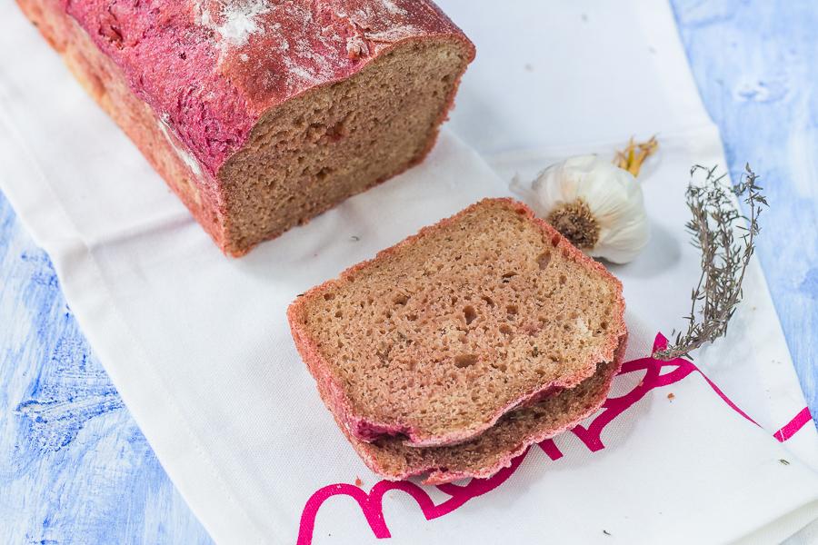 Rezeptbild: http://www.kochen-mit-diana.com/2017/10/rote-bete-brot.html