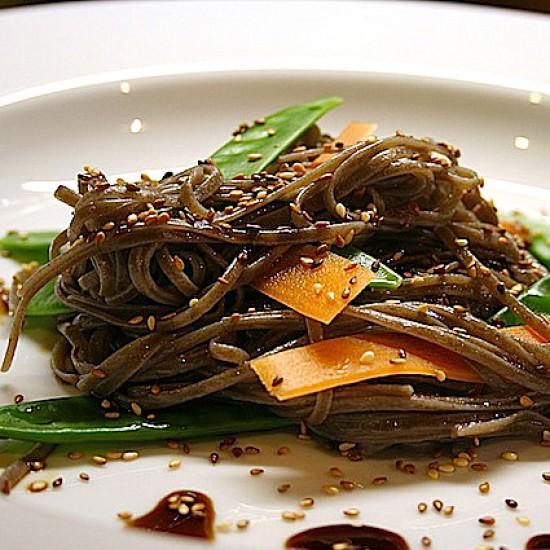 Rezeptbild: Soba mit Zuckerschoten und Sesam