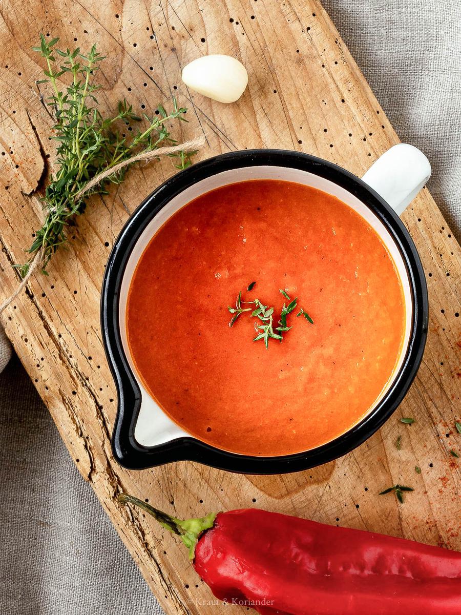 Rezeptbild: Einfache Paprikasoße mit Thymian und Chili