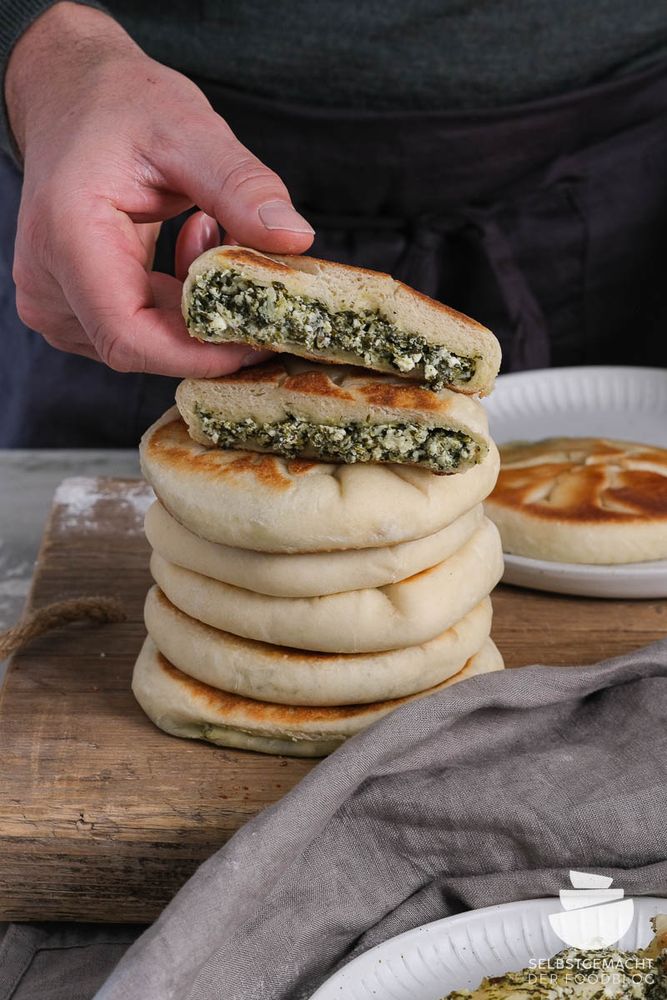 Rezeptbild: Gefülltes Pfannenbrot mit Spinat und Käse