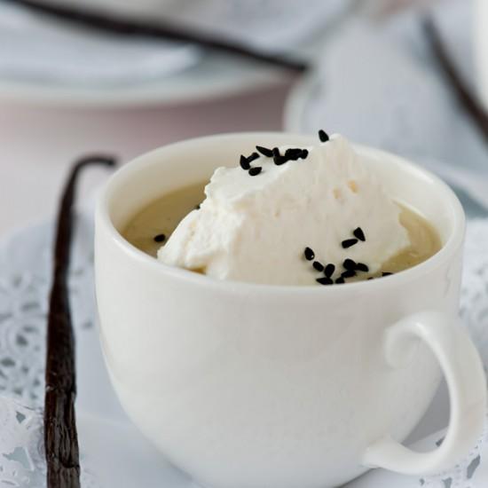 Rezeptbild: Schwarzwurzelcremesuppe mit Vanille-Sesam-Häubchen