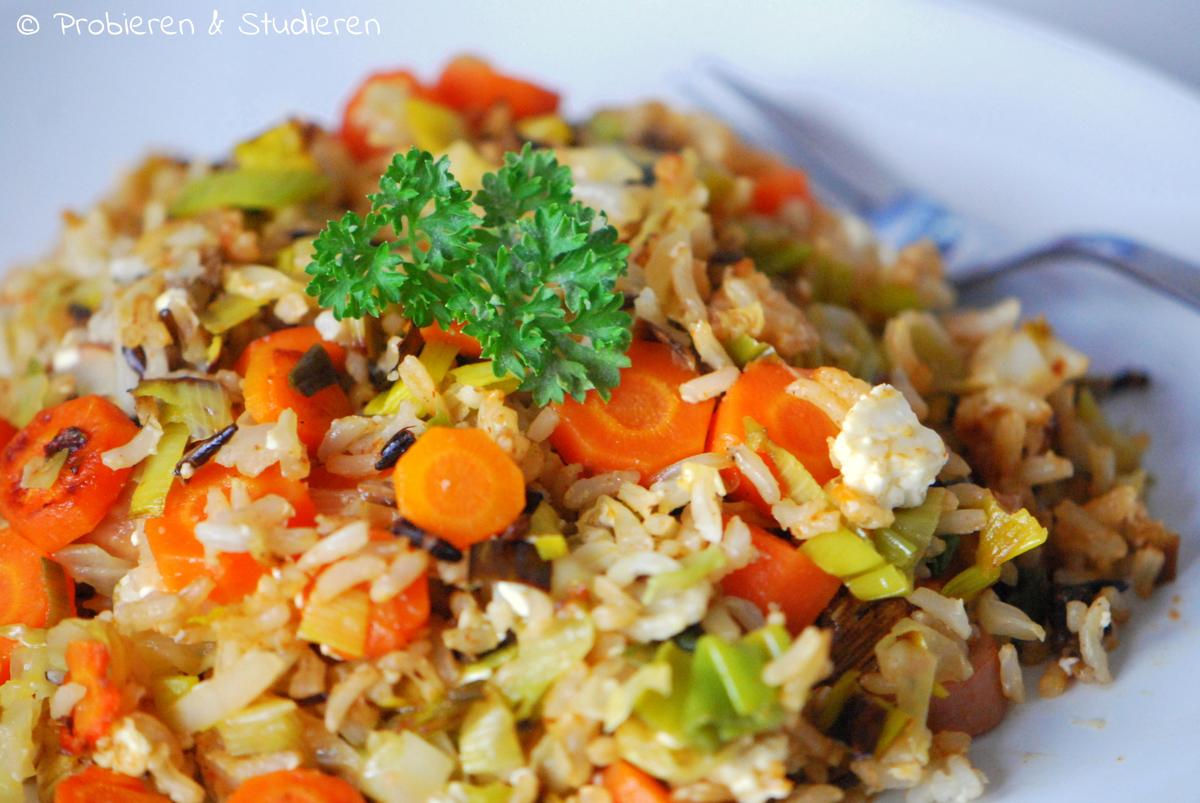 Rezeptbild: Spitzkohl-Pfanne mit Wildreis, Lauch und Karotten