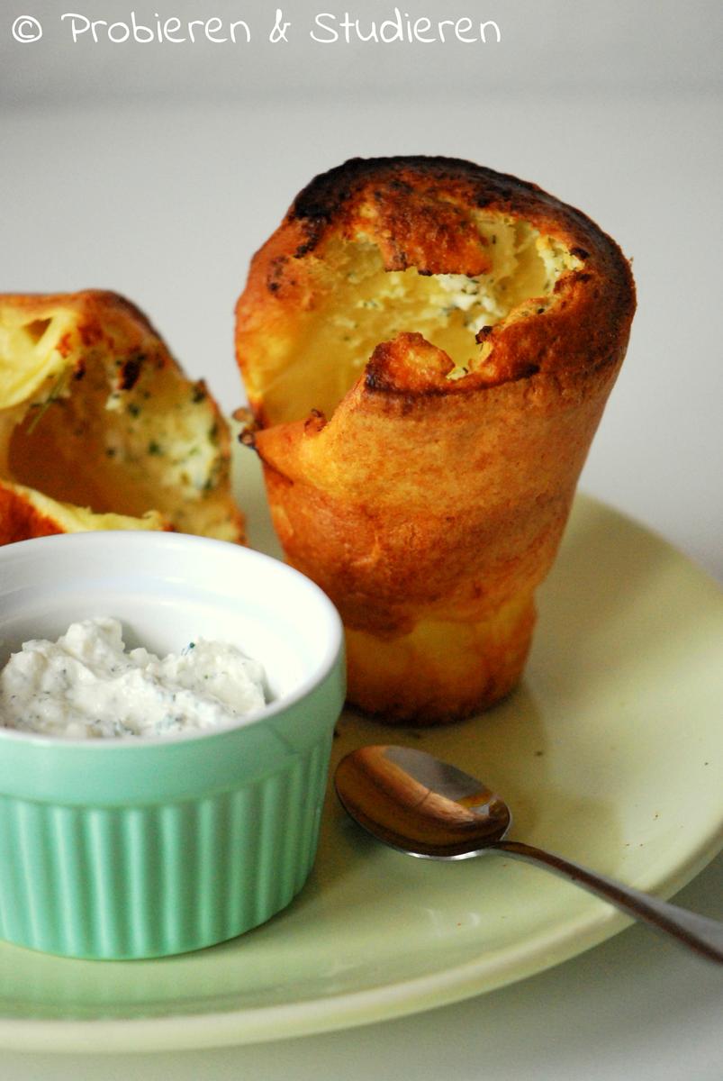 Rezeptbild: Pikante Popovers mit Kräuter-Ricotta-Füllung