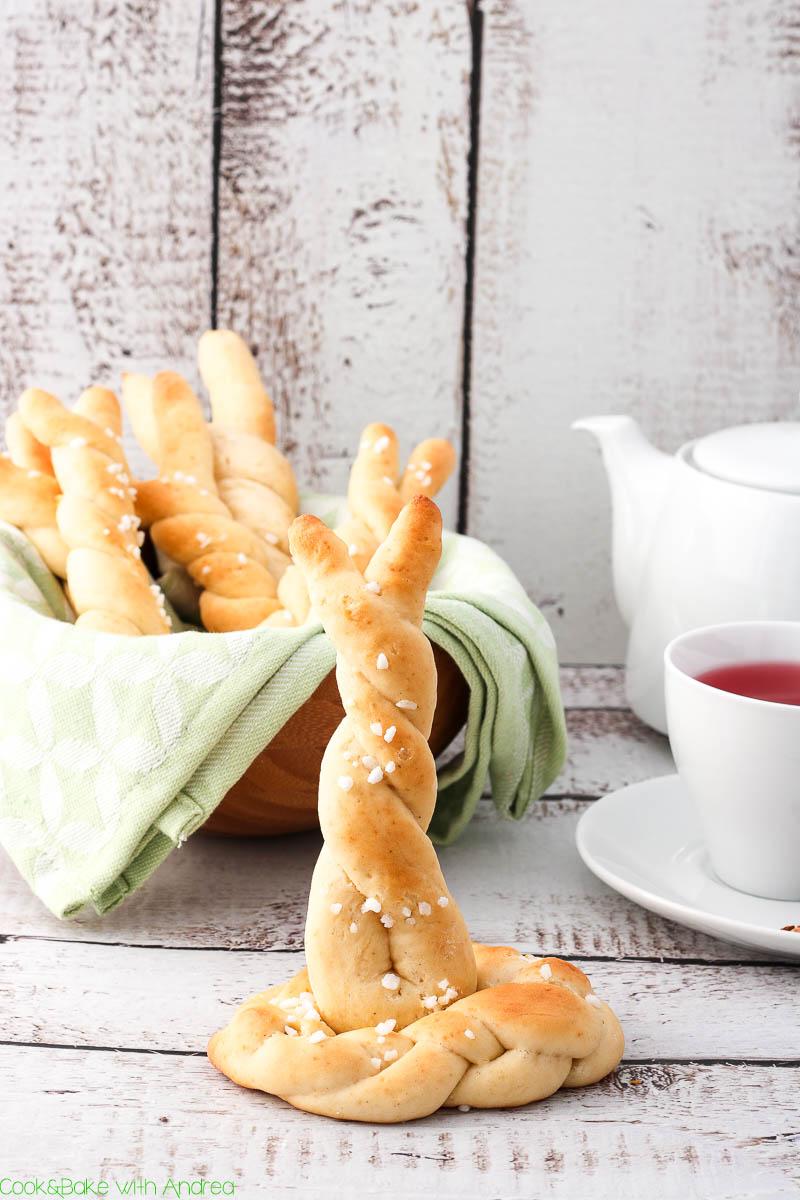 Rezeptbild: Osterhasen aus Quark-Öl-Teig