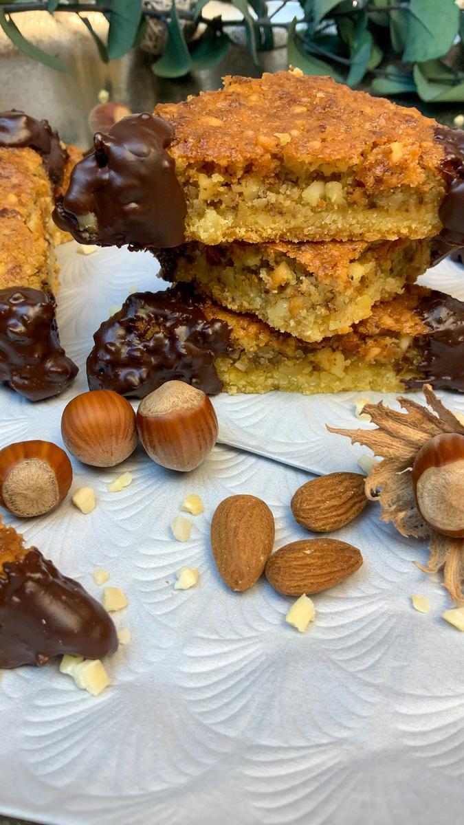 Rezeptbild: Low carb Nussecken mit Marzipan