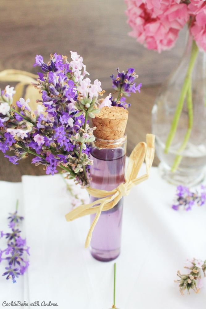 Rezeptbild: Lavendelsirup und -limo selber machen