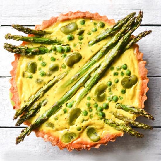 Rezeptbild: Tarte mit Grünem Spargel, Erbsen und Fave