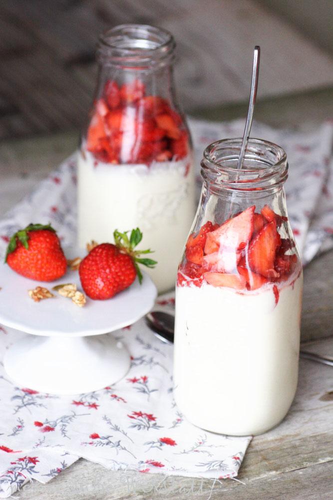 Rezeptbild: Jasmin-Schokocreme mit Erdbeerragout