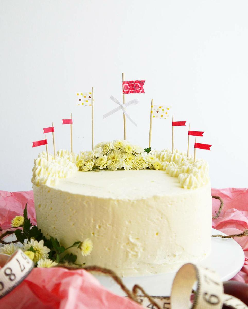 Rezeptbild: Pink Lady: Rote Beete-Buttermilch Torte, mit Joghurtfrosting und homemade Zwetschge-Rotwein-Zimt Konfitüre