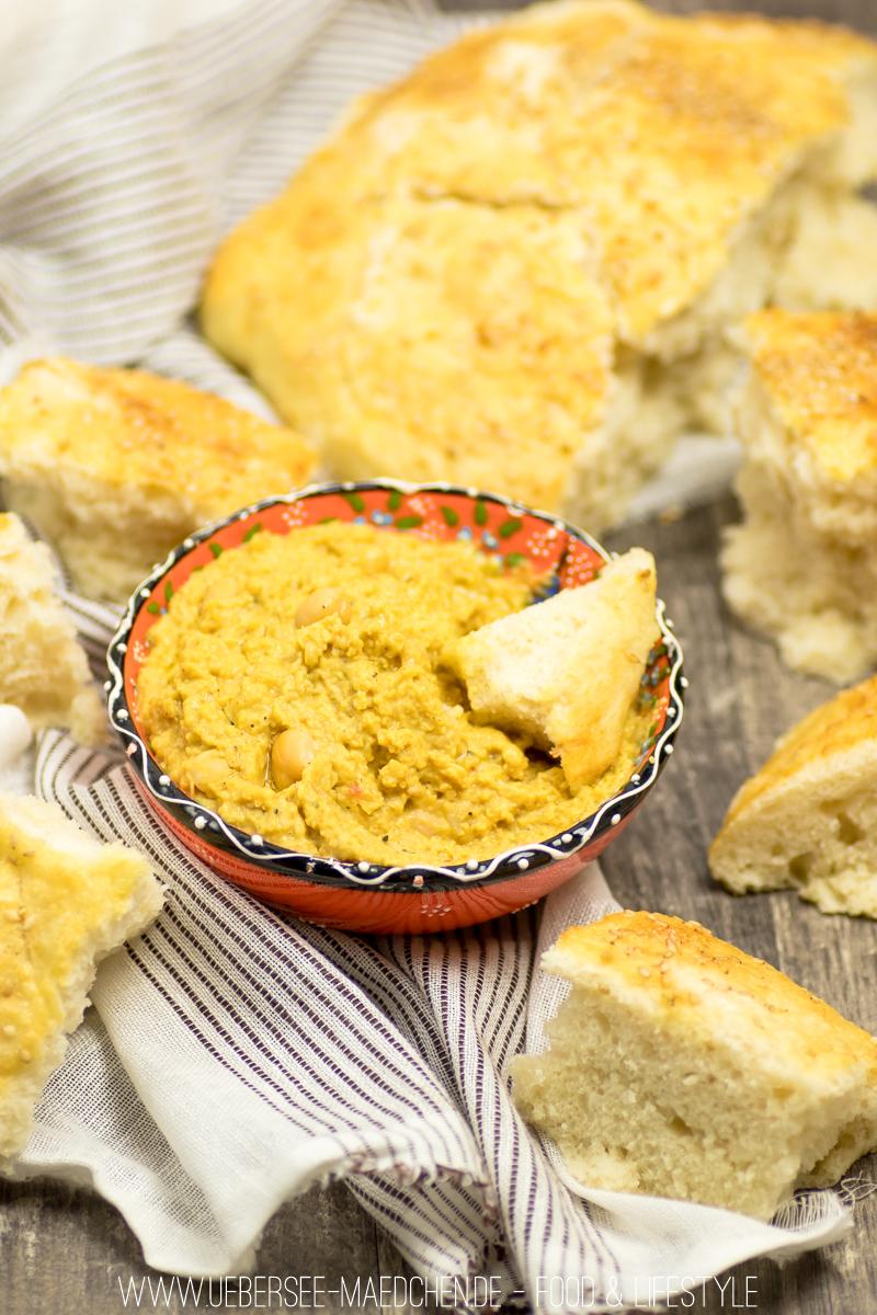 Rezeptbild: Hummus mit Ras el-Hanout und Fladenbrot