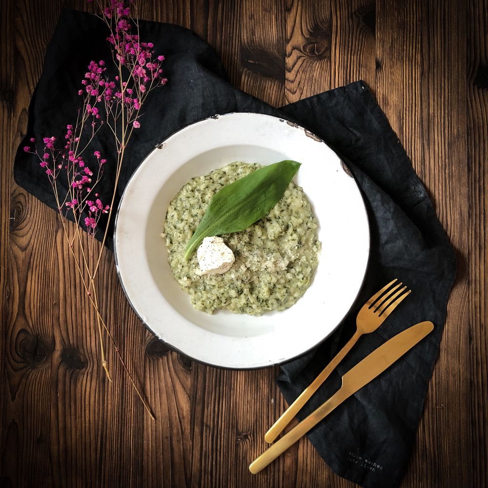 Rezeptbild: BÄRLAUCHRISOTTO MIT FRISCHKÄSE UND SPINAT