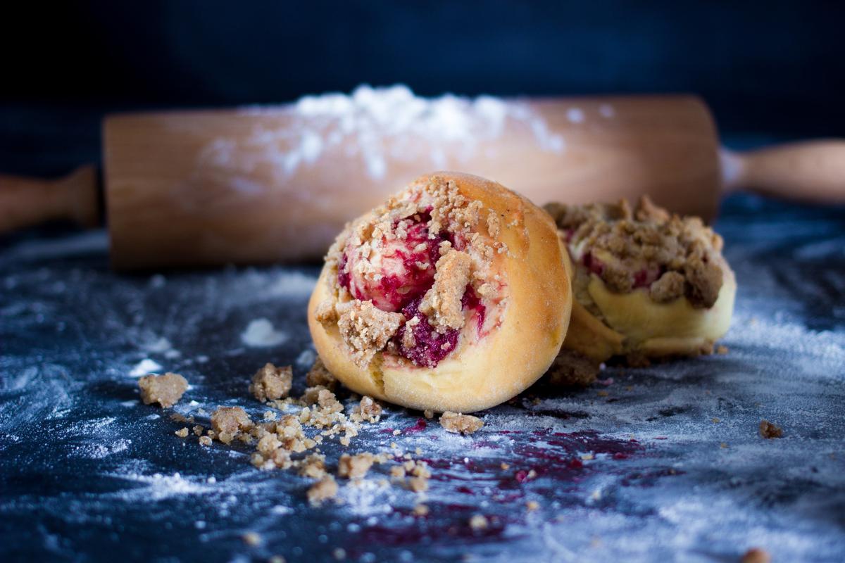 Rezeptbild: Kirschstreuselschnecken