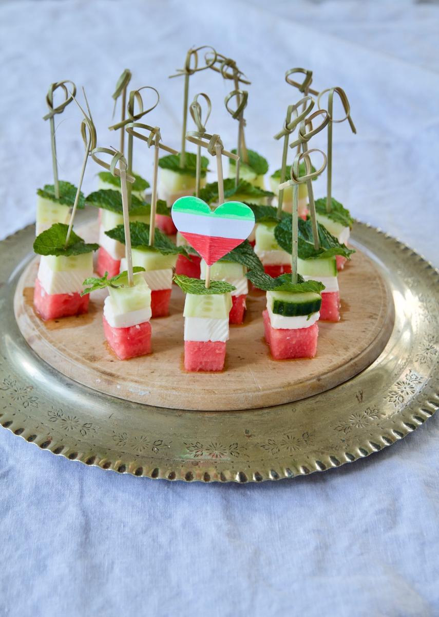 Rezeptbild: Panir Hendevaneh - Persische Wassermelonen-Feta-Spieße als Snack für die WM-Party