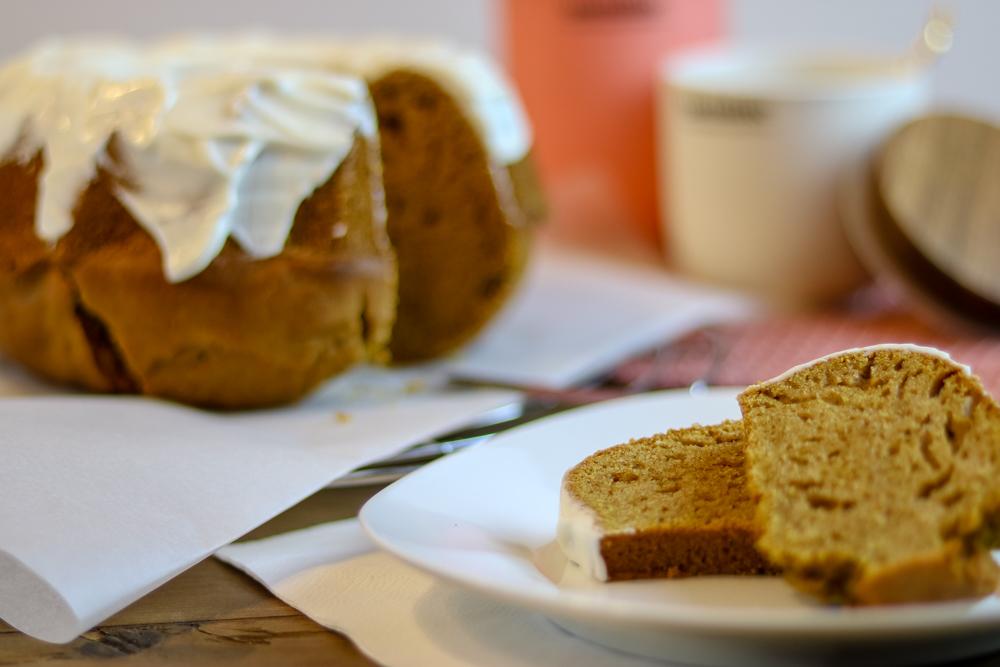 Rezeptbild: Kürbis-Gugelhupf mit Frischkäsefrosting