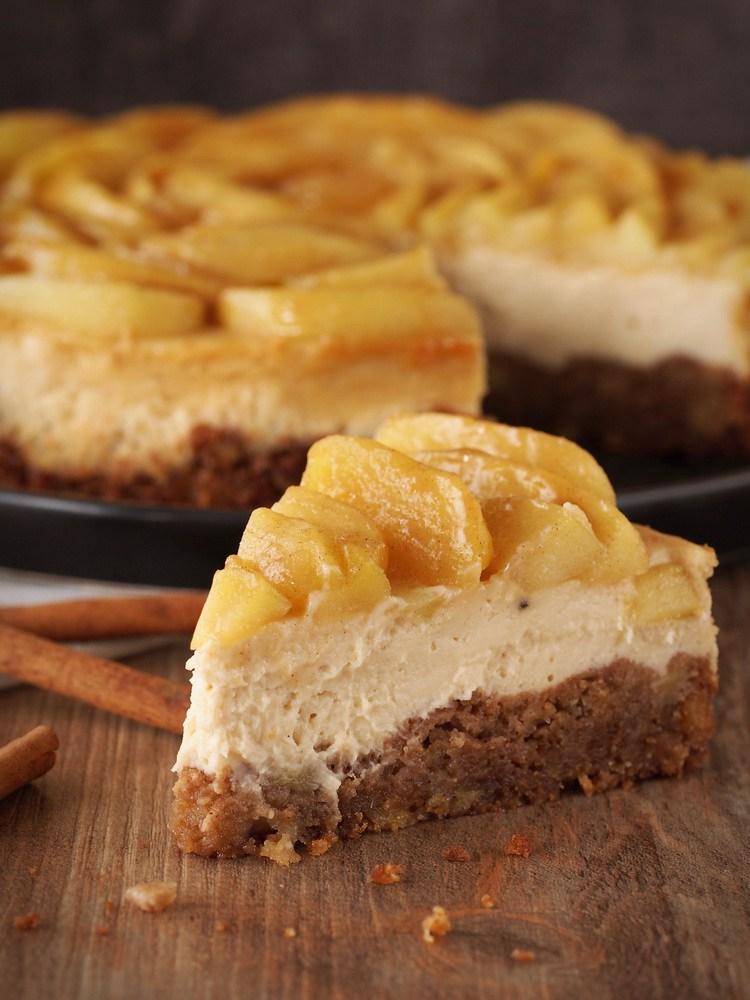 Rezeptbild: Karamell-Cheesecake mit Zimt-Äpfeln