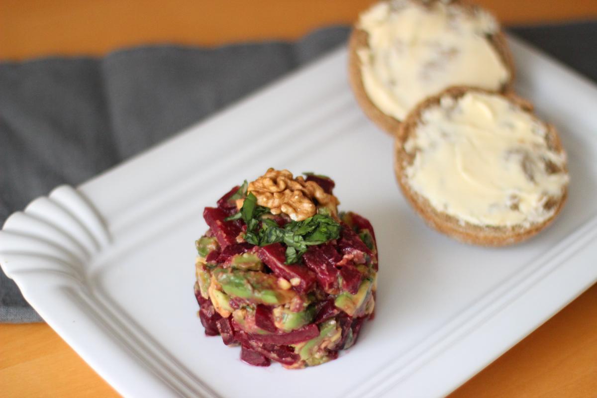 Rezeptbild: Avocadosalat mit roter Bete