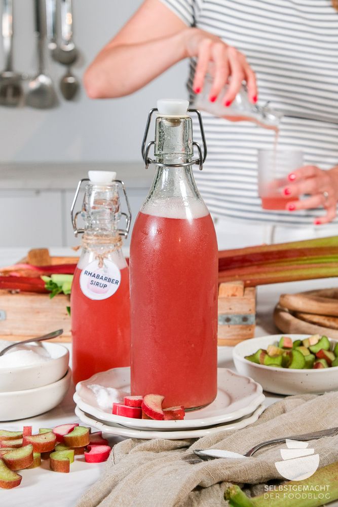 Rezeptbild: Rhabarbersirup einfach selber machen