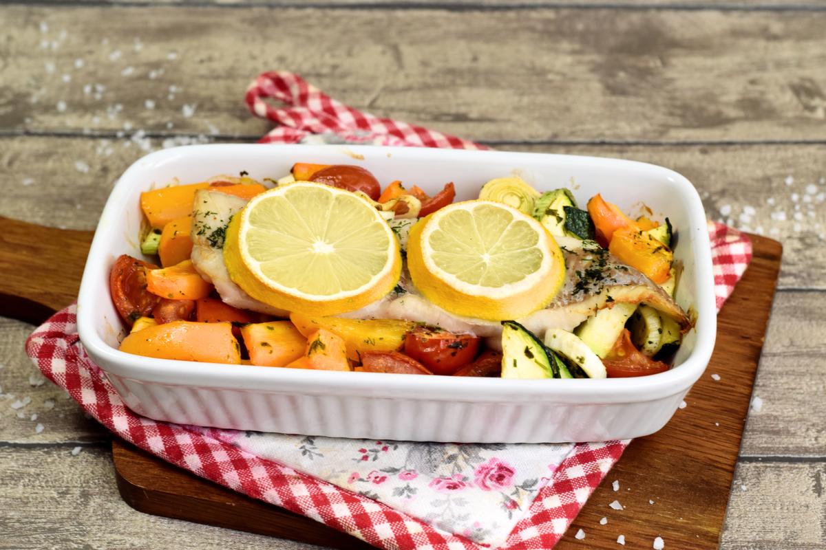 Rezeptbild: Rotbarsch auf Ofengemüse