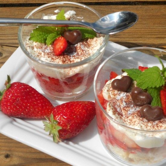 Rezeptbild: Erdbeer-Tiramisu