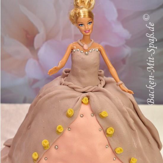 Rezeptbild: Barbie- Torte