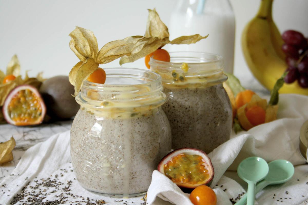Rezeptbild: Chia-Kokos-Pudding mit Passionsfrucht