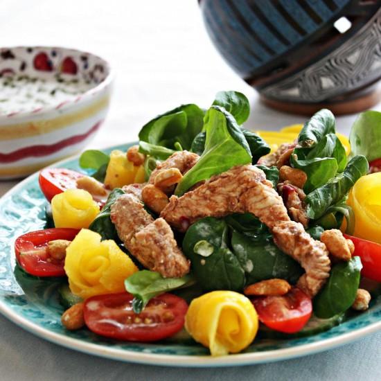 Rezeptbild: Tamarinden Hähnchensalat mit Kokos Limettendressing