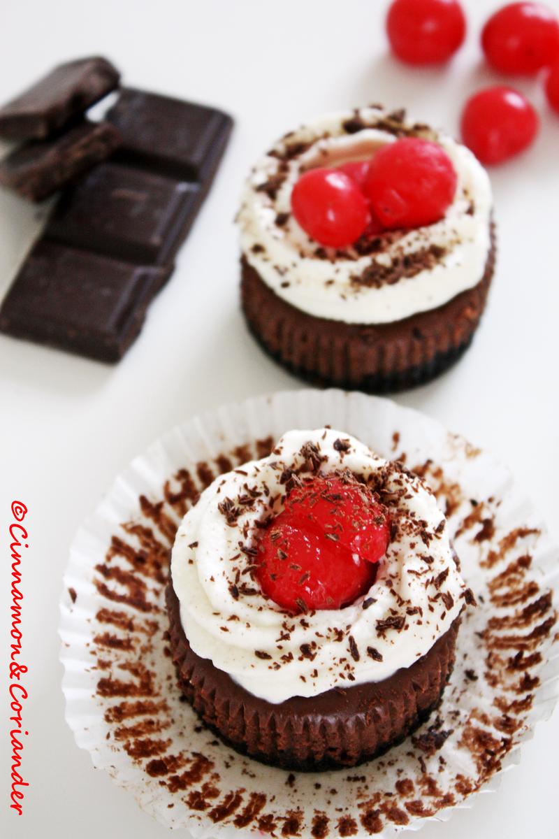 Rezeptbild: Deep Dark Black Forest Cheesecake Cupcakes
