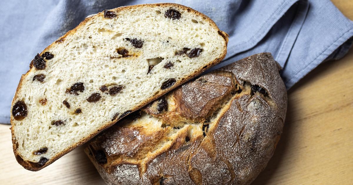 Rezeptbild: Butter-Rosinenbrot