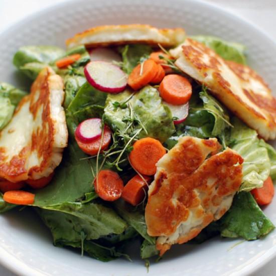 Rezeptbild: Salat mit gegrilltem Halloumi