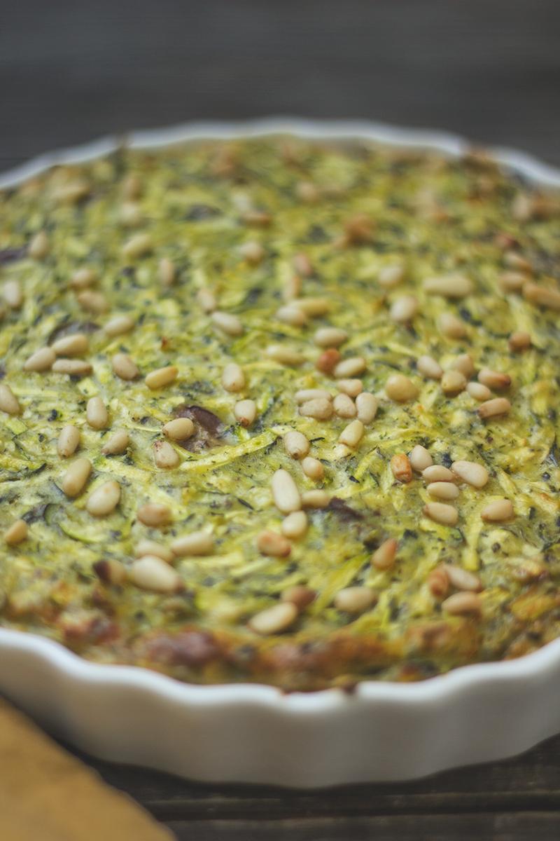 Rezeptbild: Zucchinipudding mit Pinienkernen und Oliven