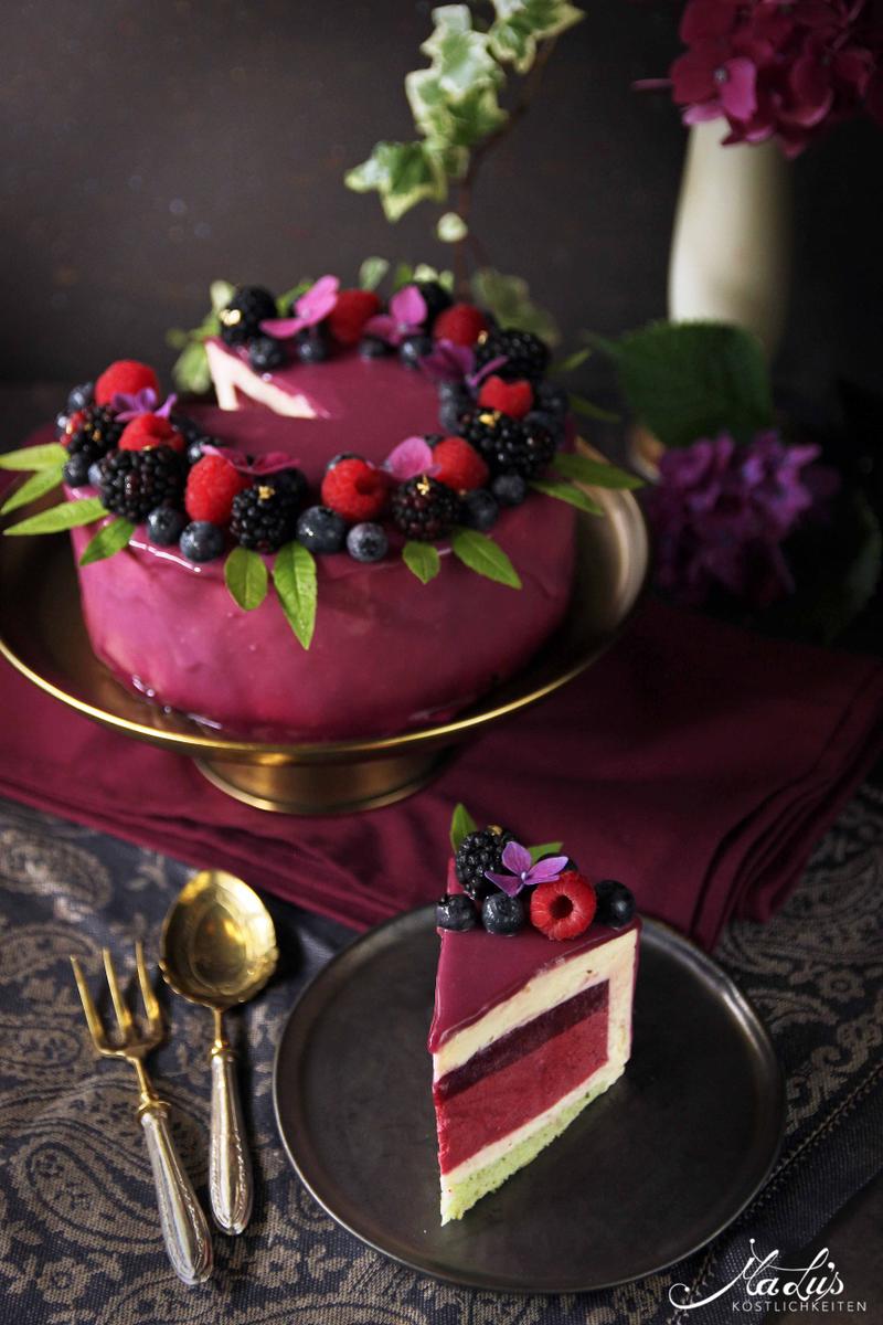 Rezeptbild: Beerentorte mit Zitrone & zitronigen Kräutern