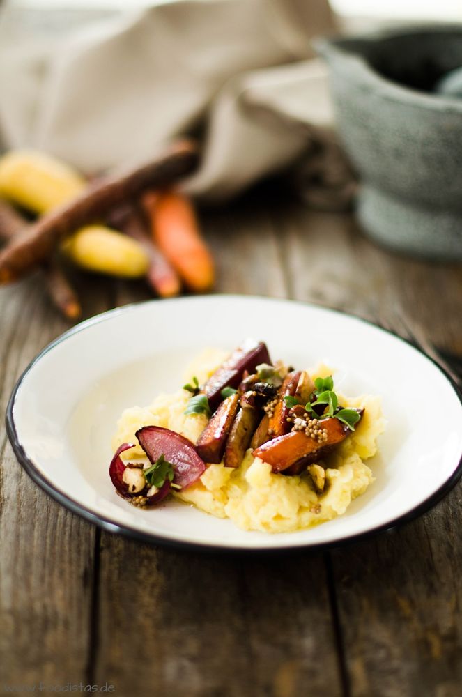 Rezeptbild: Ofen­ge­müse mit Kartoffel-Apfel-Püree