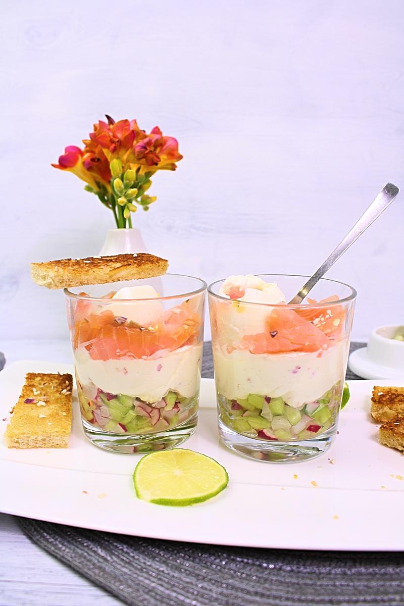 Rezeptbild: Eier im Glas mit Schmandcreme und Lachs