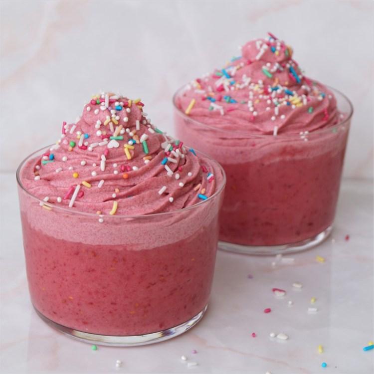 Rezeptbild: Himbeer-Nicecream mit einem Rote Beete Mousse // Rasberry Nicecream with Betroot Mousse