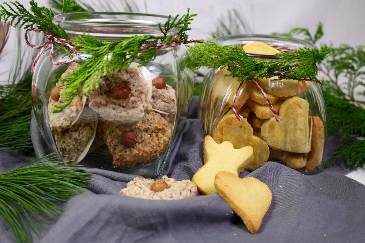 Rezeptbild: Haselnussmakronen und Butterplätzchen