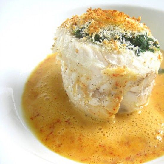 Rezeptbild: Zylinder vom Steinbeißer mit Mangold, Sherry-Chorizocrème und Pankokruste