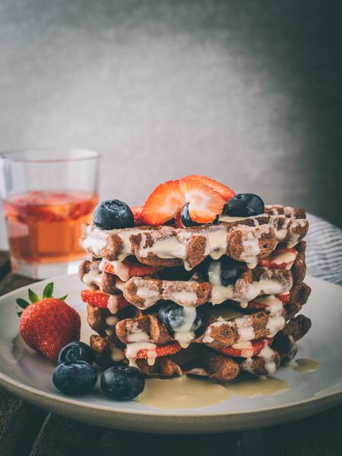 Rezeptbild: Soulfood Special: Teff Waffeln mit Mandelmus und Beeren