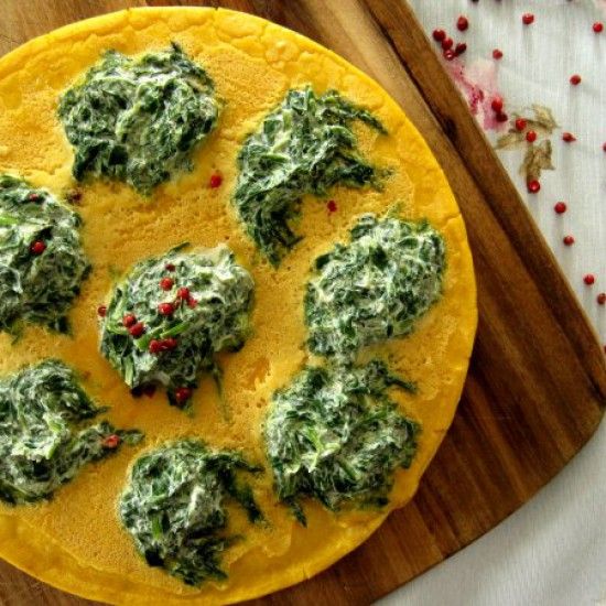 Rezeptbild: Kürbispfannkuchen mit Spinat-Frischkäse-Creme