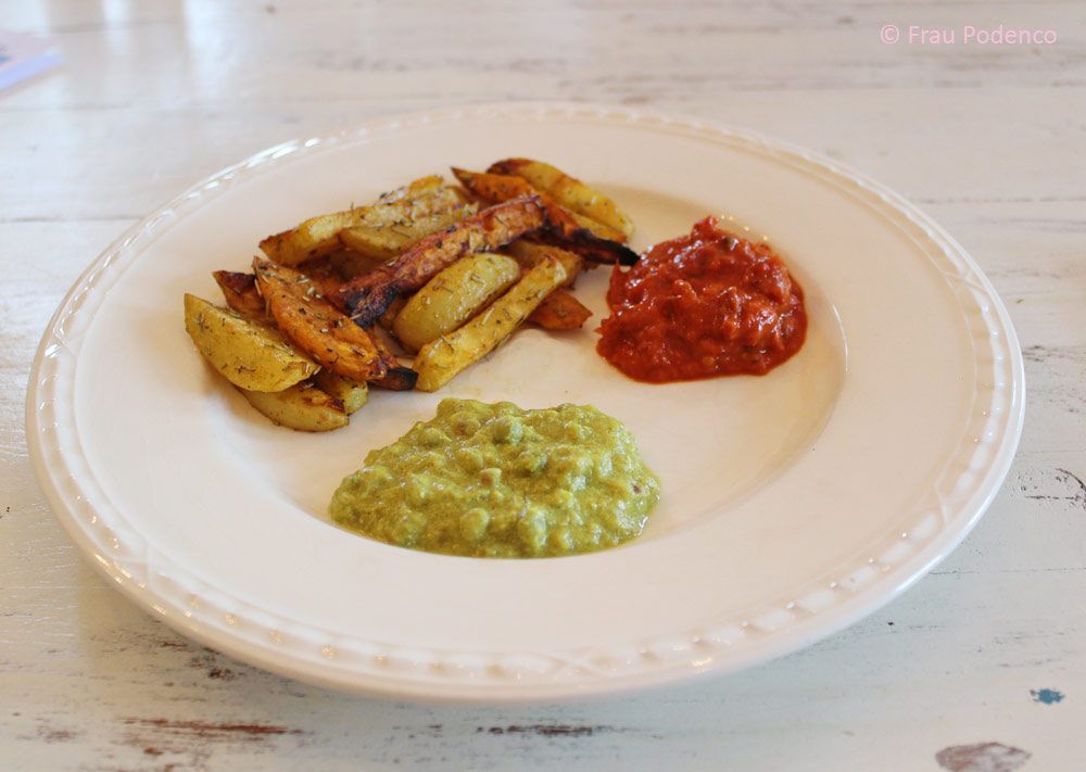 Rezeptbild: Selbst gemachte Pommes mit zwei Dips