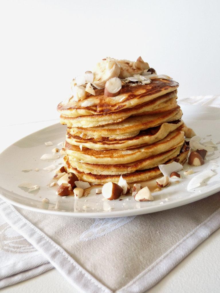 Rezeptbild: Buttermilch Pancakes mit Ahornsirup