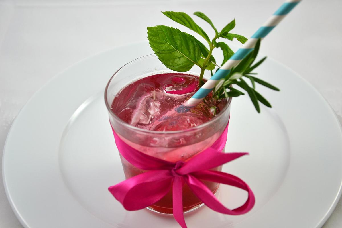 Rezeptbild: Cassis Gin Tonic