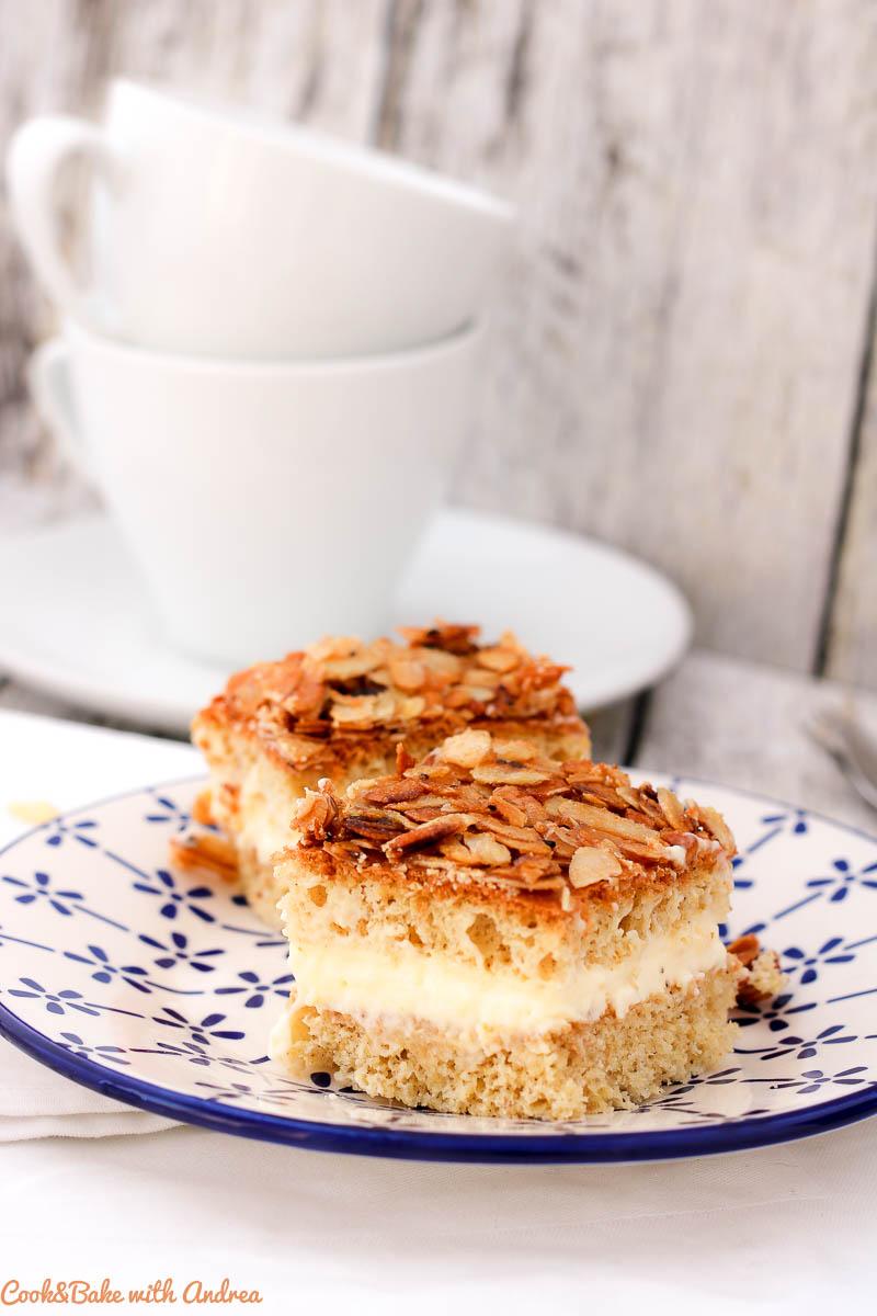 Rezeptbild: Bienenstichschnitten mit Rührteig