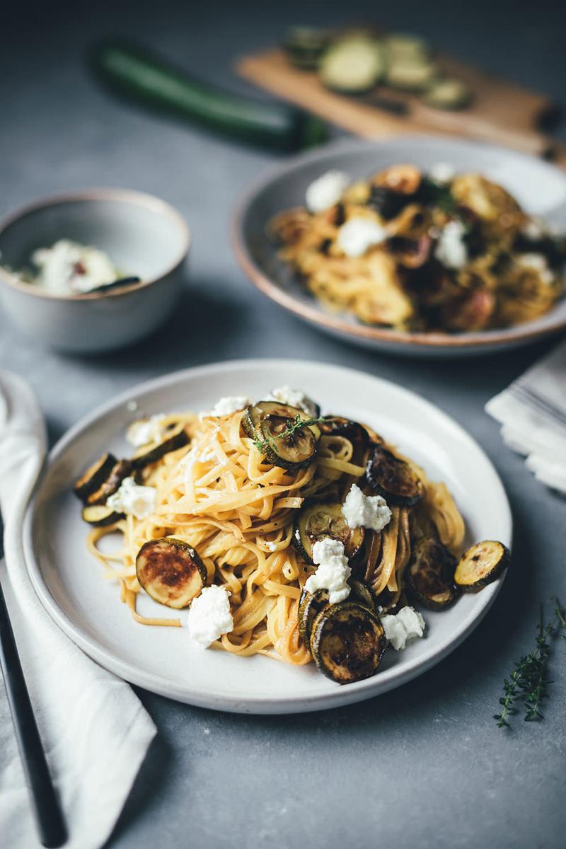 Rezeptbild: Pasta und Ofen-Zucchini mit Aceto Balsamico