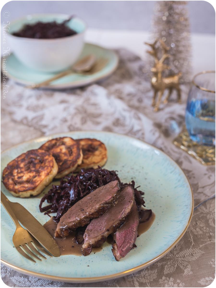 Rezeptbild: Gänsebrust, sous-vide mit Maronen-Serviettenknödel