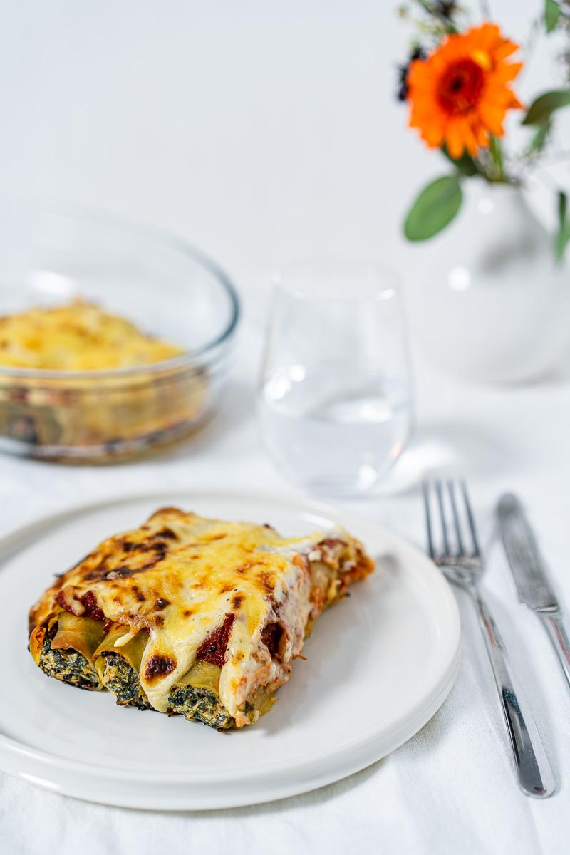 Rezeptbild: Spinat-Ricotta-Cannelloni mit Gorgonzola und Walnuss
